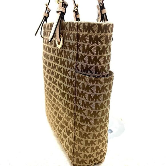 š„š¹NWT!āMichaelāKorsĀ JetāSetāToteāHandbagāNSāMediumāMsrp:$198.00 - Picture 3 of 6